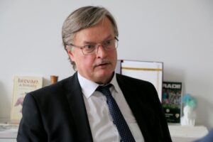 Hit és döntés – interjú Dr. Horváth Attila alkotmánybíróval