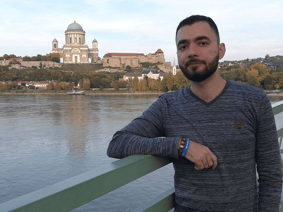 Milyen üldözött kereszténynek lenni? – Husam Francis Banno, egy iraki keresztény vallomása 1 Husam Francis Banno compressor