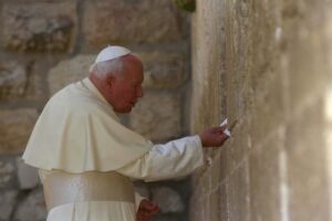 Amikor Karol Wojtyla, a későbbi II. János Pál pápa megmentett egy zsidó lányt a biztos haláltól