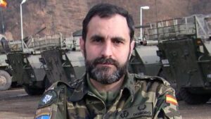 A tábori lelkész bűnözőnek adta ki magát, hogy kimentsen egy fiút a szervkereskedők karmai közül