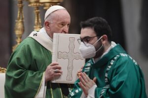 A testté lett Ige meg akar bennünk is testesülni – Ferenc pápa Isten Igéje vasárnapján