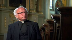 Jakab Gábor plébános: A NEK ragyogó lehetőség arra, hogy sebzett lelkünket gyógyítsuk