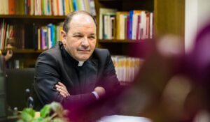 Spanyol püspök: „Szörnyetegeket” nevelünk, ha a fiataljaink nem válnak szerető és nagylelkű felnőtté