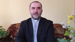 Kovács Gergely érsek: Tartsunk ki Jézus mellett! Bízzunk Istenben! 5 Kovács Gergely érsek: Tartsunk ki Jézus mellett! Bízzunk Istenben!