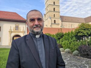 Nincs vírus? Van, és komolyan kell venni! – interjú Kovács Gergely érsekkel