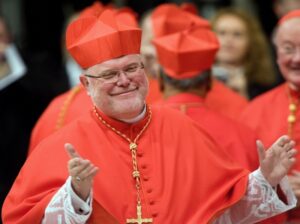 5 dolog, amit tudni kell, hogy megértsük Marx bíboros lemondását, amelyet a pápa elutasított