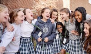 Járhatnak-e leányiskolába transz lányok? 4 Járhatnak-e leányiskolába transz lányok?