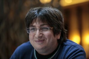 Egy iráni muzsikus tanúságtétele: ” Bach muzsikája miatt lettem keresztény”