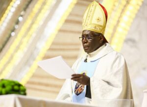 Sarah bíboros Budapesten: A nyugati társadalmak számára Isten meghalt, és mi öltük meg őt 2 Sarah bíboros Budapesten: A nyugati társadalmak számára Isten meghalt, és mi öltük meg őt