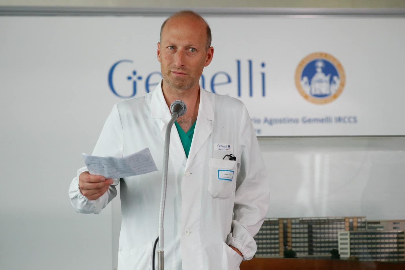 Az orvosok tanácsára Ferenc pápa vasárnap nem imádkozza nyilvánosan az Úrangyala imát 1 Sergio Alfieri Gemelli Klinika Custom