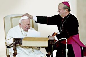 Karol Wojtyła pápa titkára: „Aljas és dühöngő vádak Szent II. János Pál ellen”