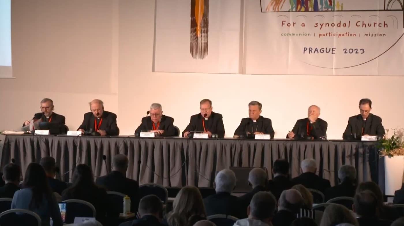Szinodusi konferencia Pragaban Egyedi