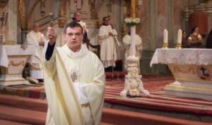 Ki szűz lévén Templommá lettél – Urbán Erik ferences szerzetes tanúságtétele Máriáról