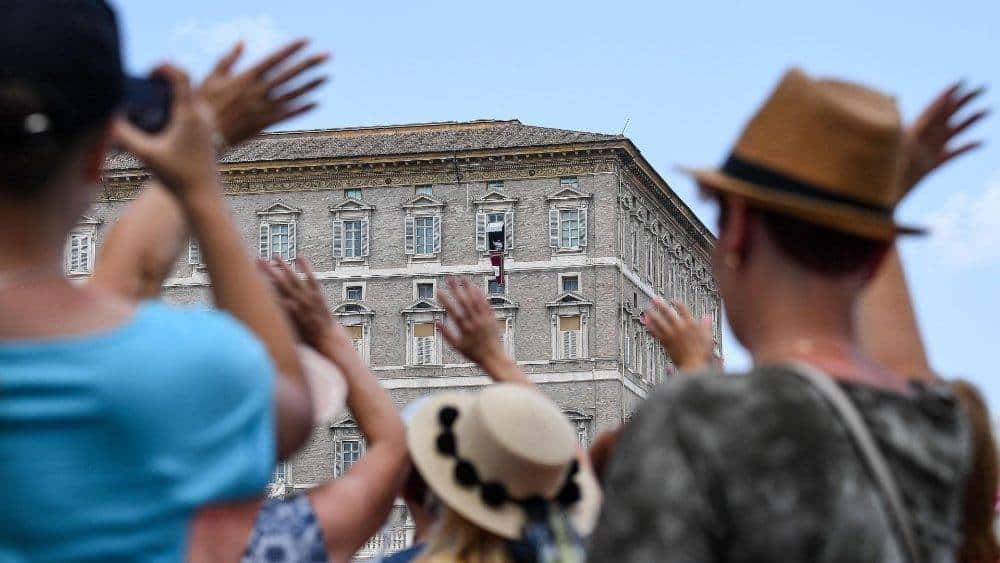 Ferenc pápa: Sokszor a nem hívők mutatják meg, mi az igazi vallásosság és emberség! 1 Vasarnap Urangyala imadsag