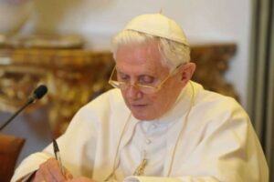 Edmund Stoiber egykori miniszterelnök XVI. Benedekről: “Az egyik legnagyobb személyiség”