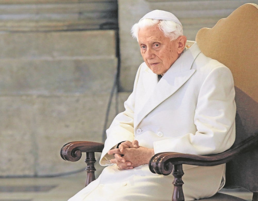 XVI. Benedek emeritus papa Egyedi