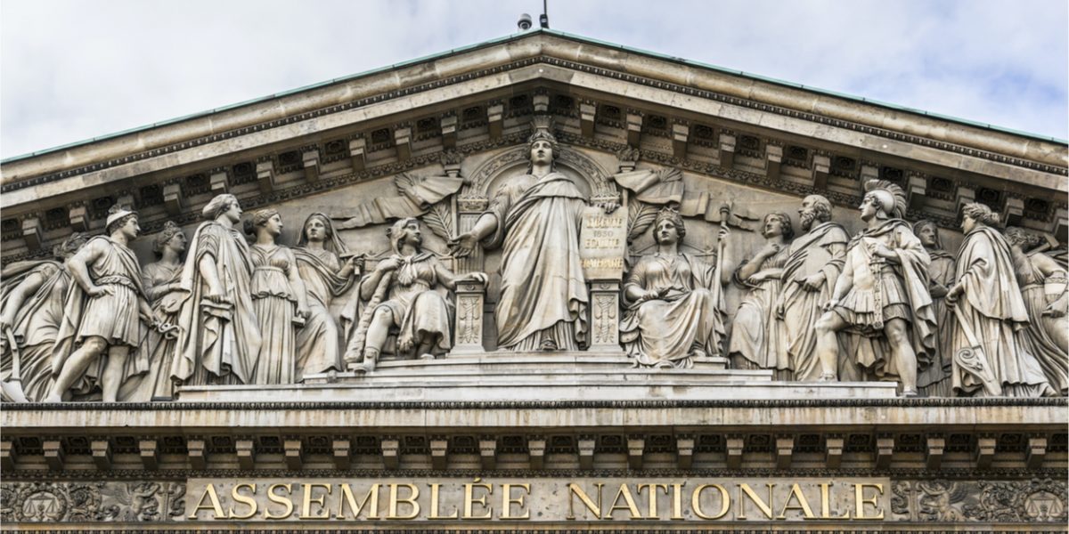 Nos, mit szavaztak meg a francia képviselők és mit nem? 1 a Francia parlament homlokzata