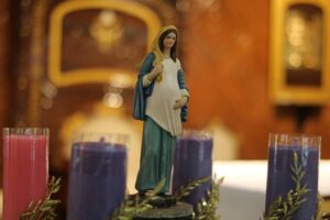 Várandós advent…