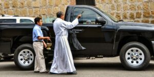 Megáldható-e minden és bármi?