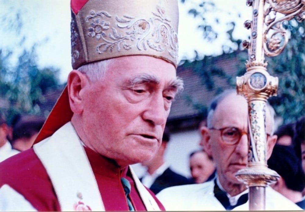 b martonaron4 Egyedi