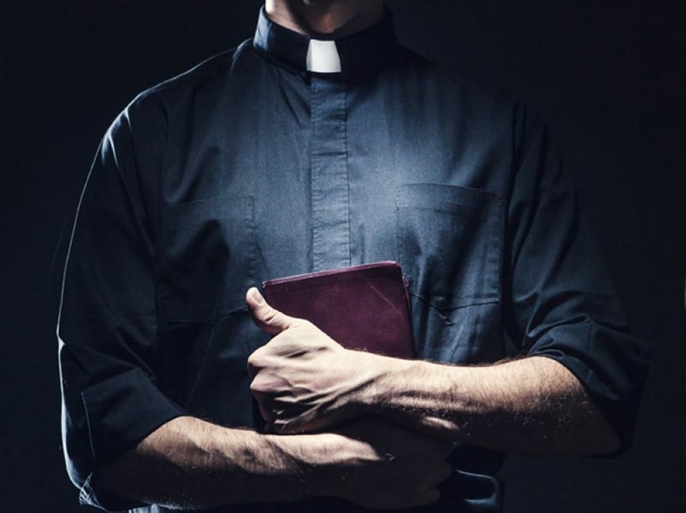 colibatus es a papsag Egyedi