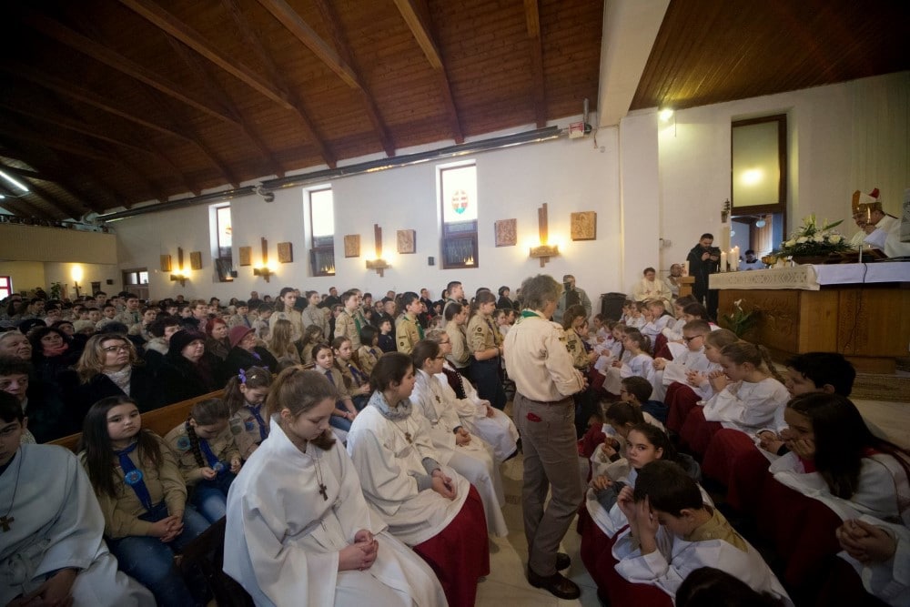 csaladkent a plebanian Custom