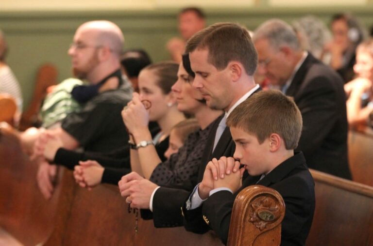 Egyetemes könyörgések családos misén