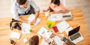 Ferenc pápa leleményes ötlete a munkaértekezletek lebonyolításához