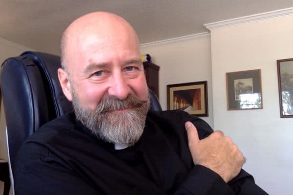 9 dolog, amit nem szeretek a karácsonyi időszakban – egy amerikai pap gondolatai 2 fr dwight 600x400 1