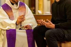 Mauro Piacenza főpenitenciárius levele az összes gyóntatónak 2022. Szent Karácsonyára