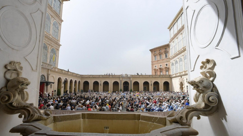 Ferenc pápa: Ne az „igazság merev őreire”, hanem a felszabadító Jézus hirdetőire hallgassunk! 2 img1 394