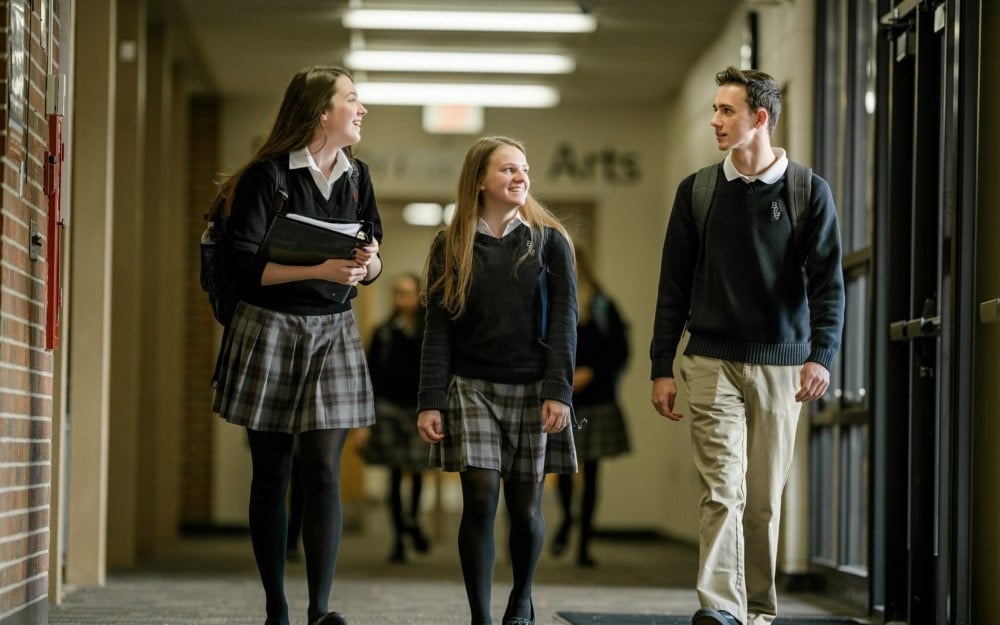 katolikus iskola Detroit Egyedi