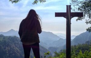 Szenvedésből fakadó keresztjeink