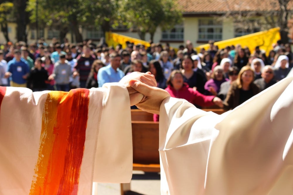 kezfogas egyseg keresztenyseg Egyeni