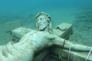 Krisztus a vizek mélyén, avagy zarándoklat búvároknak