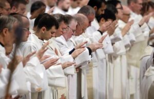 Ferenc pápa: Az egyház ne féljen azonosulni az egyszerű emberekkel!