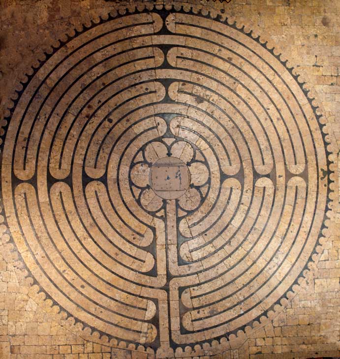 Szimbolikus zarándokút Krisztus feltámadása felé 2 labyrinthe cathedrale de Chartres