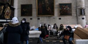 Templomban éhségsztrájkol 51 napja egy migránscsoport Brüsszelben 8 Templomban éhségsztrájkol 51 napja egy migránscsoport Brüsszelben