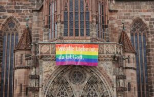 Új jogszabály rendelkezik a német katolikus egyház munkavállalóinak magánéletéről