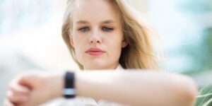 Miért van az, hogy ha egy lépéssel előbb járunk, akkor hátrébb kerülünk? 2 Miért van az, hogy ha egy lépéssel előbb járunk, akkor hátrébb kerülünk?