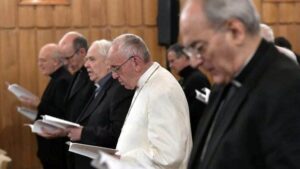 A múltat jelenbe hozó emlékezés, tanúságtétel által – pápai lelkigyakorlat Aricciában