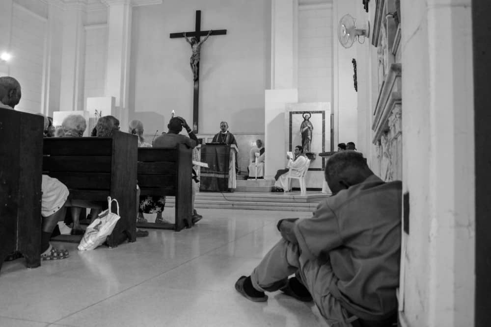 Hol a helyünk? - gondolatok évközi 22. vasárnapra 1 szentmise hajlektalan Custom