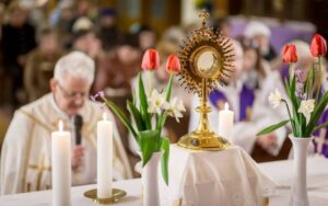 Pálfi Géza: Legnagyobb kincsünk az Oltáriszentség 7 Pálfi Géza: Legnagyobb kincsünk az Oltáriszentség