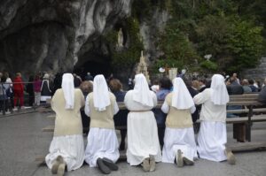 Akiket Isten a tenyerén hordott – Könyvismertető