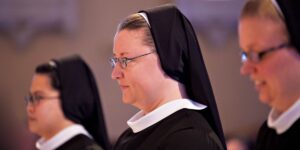 Miért tesznek a szerzetesek szegénységi, tisztasági és engedelmességi fogadalmat?