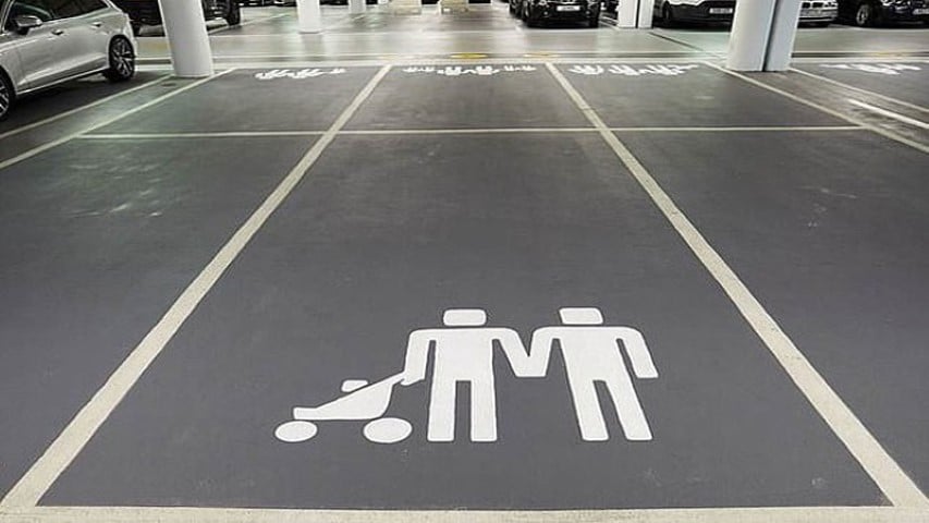 Francia „családreformok” a mentális manipuláció szélén?! 2 szulo 1 szulo 2 Kicsi