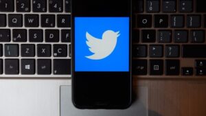 Ismét egy felfüggesztés