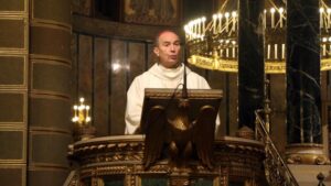 #rorate: Az életszentség a középszerűségből akar kibillenteni – Udvardy György