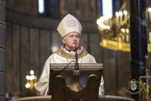 „Nem csak csendben kell imádni Krisztus testét és vérét…” - Németh László SVD püspök úrnapján 4 „Nem csak csendben kell imádni Krisztus testét és vérét…” – Németh László SVD püspök úrnapján