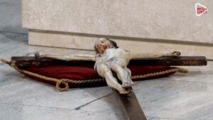 ÉLŐ KÖZVETÍTÉS: Húsvéti vigília 5 ÉLŐ KÖZVETÍTÉS: Húsvéti vigília